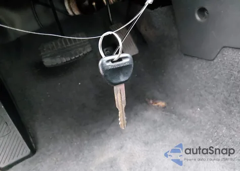 2001 Mitsubishi Mirage Es z USA, uszkodzony, nr VIN JA3AY26C61U007053